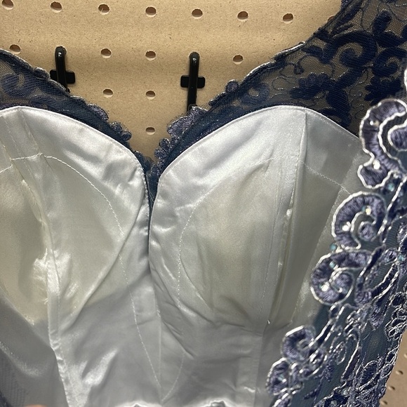 EMBROIDERED SHORT ILLUSION V-NECK DRESS BY JULIET size small nwt - Picture 9 of 11